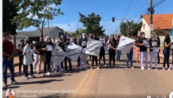 Servidores da UPA da Sobral fecham Avenida contra a terceirização da unidade